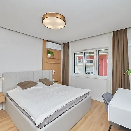 N17 Garden - Parking - Workdesk - Blackout Rolls- Netflix - Wash&dry * Burgaz